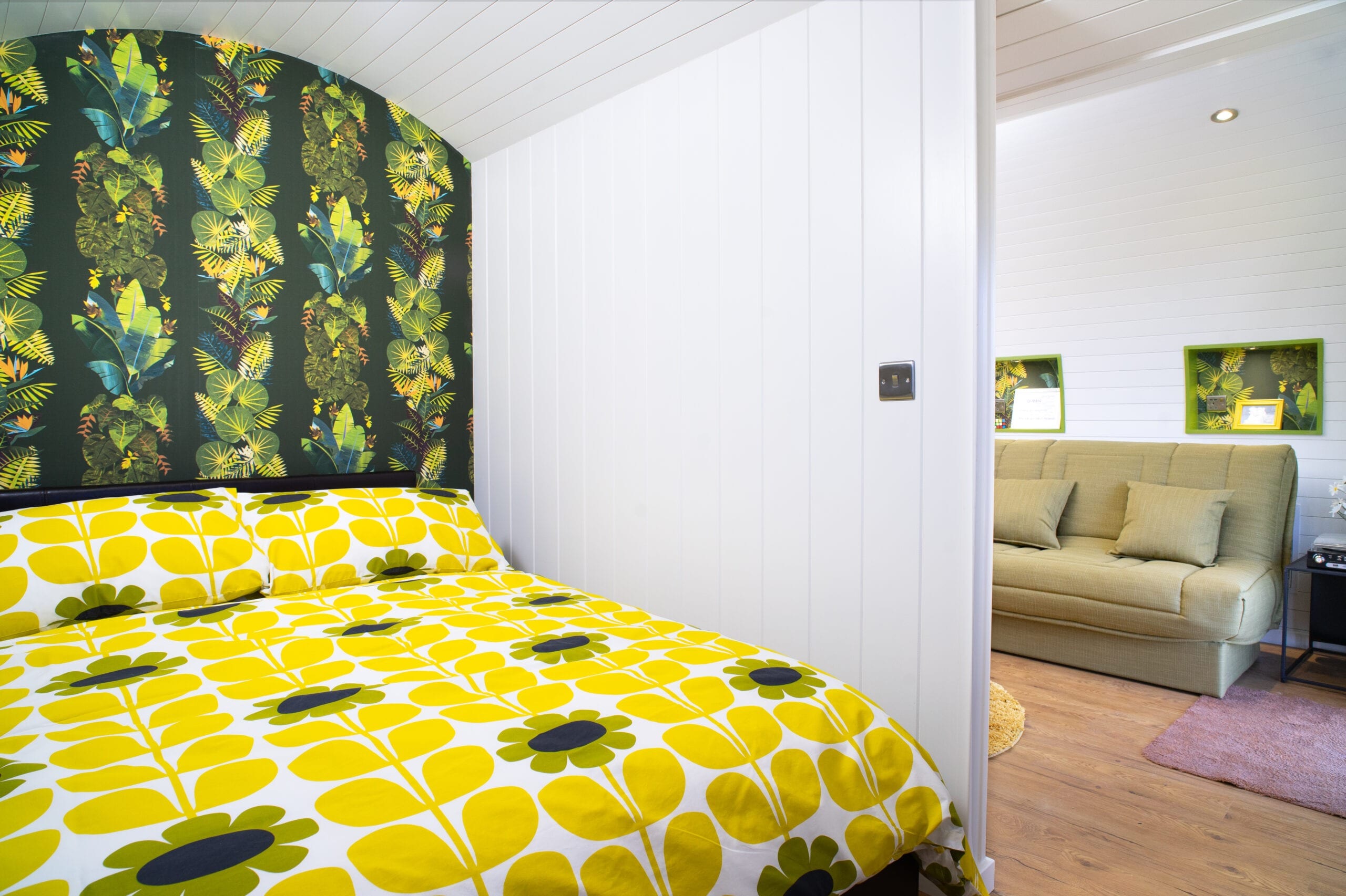 Paws, Pods and Peace of Mind: Plan a Stress‑Free Pet‑Friendly Glamping Holiday in West Wales