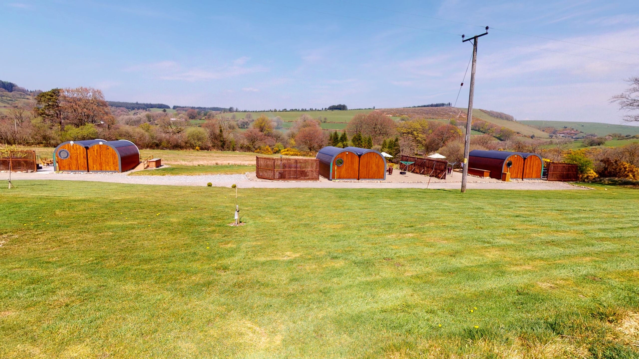 Paws, Pods and Playlists: How Pet‑Friendly Glamping Supercharges Your Family Holiday